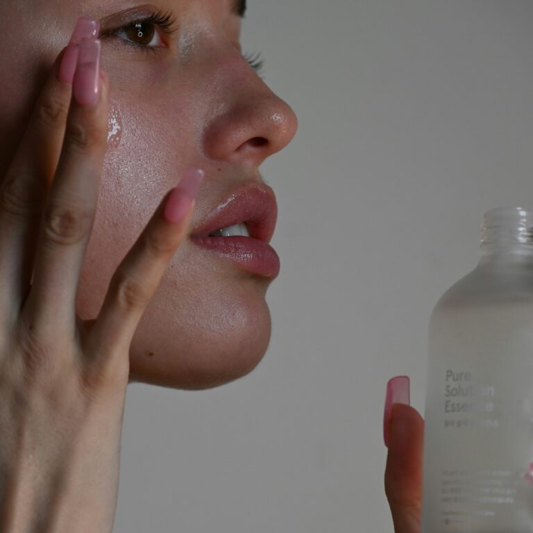 Get the best skin care service in Bhopal for fresh, healthy and glowing-looking skin. Explore professional facials, cleanup, hydration and de-tan treatments.